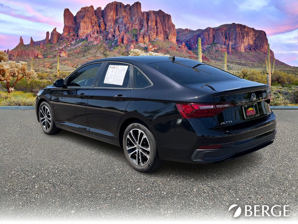 Used 2024 Volkswagen Jetta Sport image 4