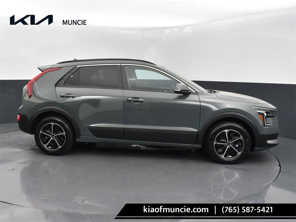 New 2025 Kia Niro EX