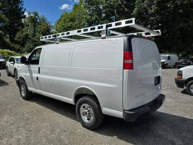 New 2026 GMC Savana 2500 w/ Driver Convenience Package RWD image 3