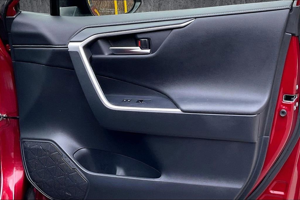 Used 2019 Toyota RAV4 Limited w/ Advanced Technology Package AWD/4WD image 28