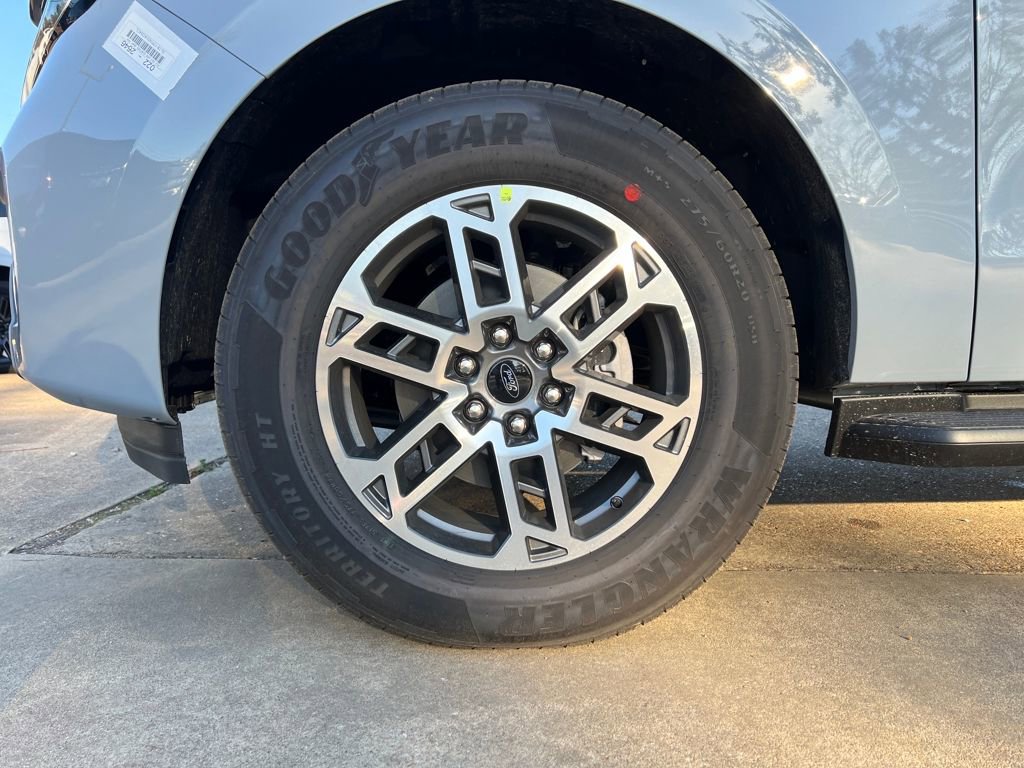 New 2026 Ford Expedition Max Active RWD image 24
