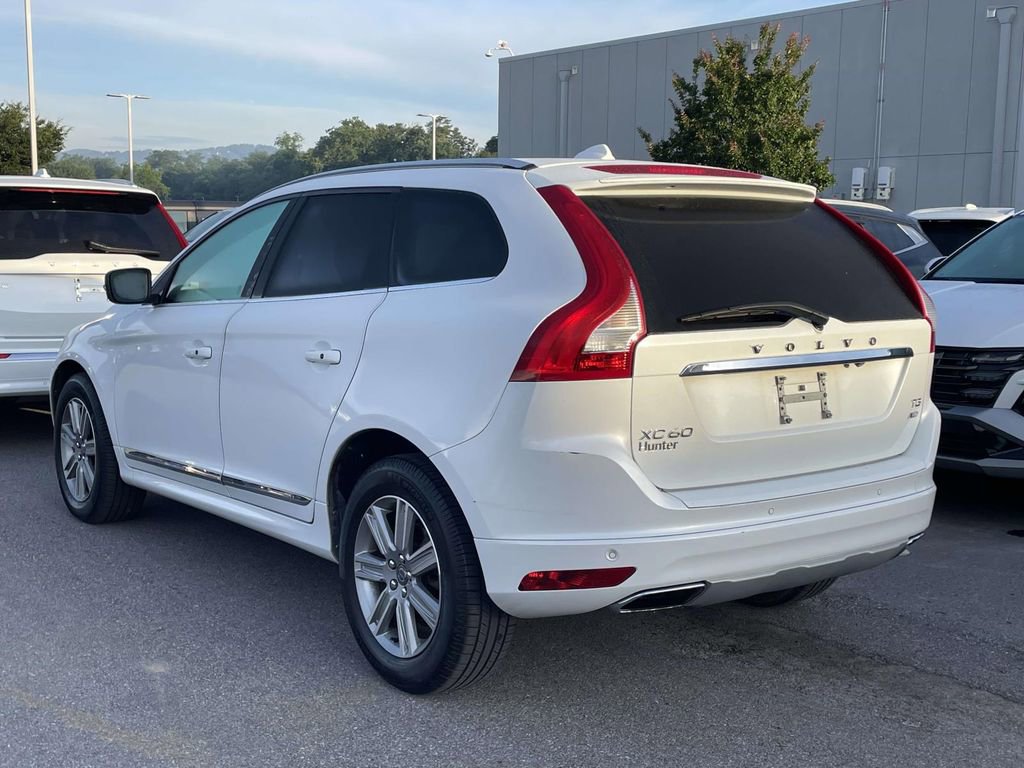 Used 2017 Volvo XC60 T5 Inscription w/ Preferred Option Package AWD/4WD image 3