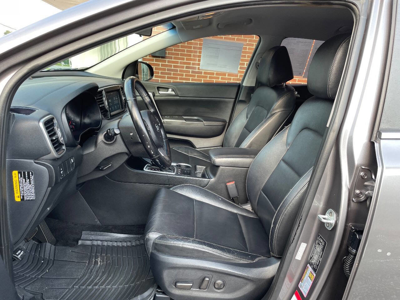 Used 2017 Kia Sportage EX image 12