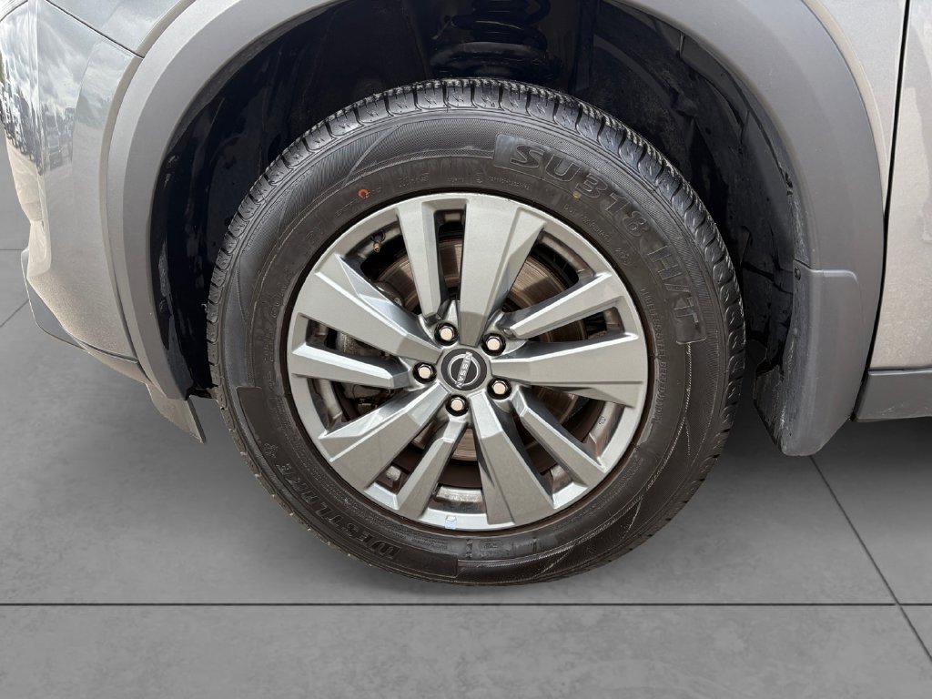 Used 2024 Nissan Pathfinder SV FWD image 9