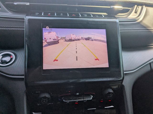 Used 2025 Jeep Grand Cherokee Laredo w/ MOPAR Finishing Package image 12