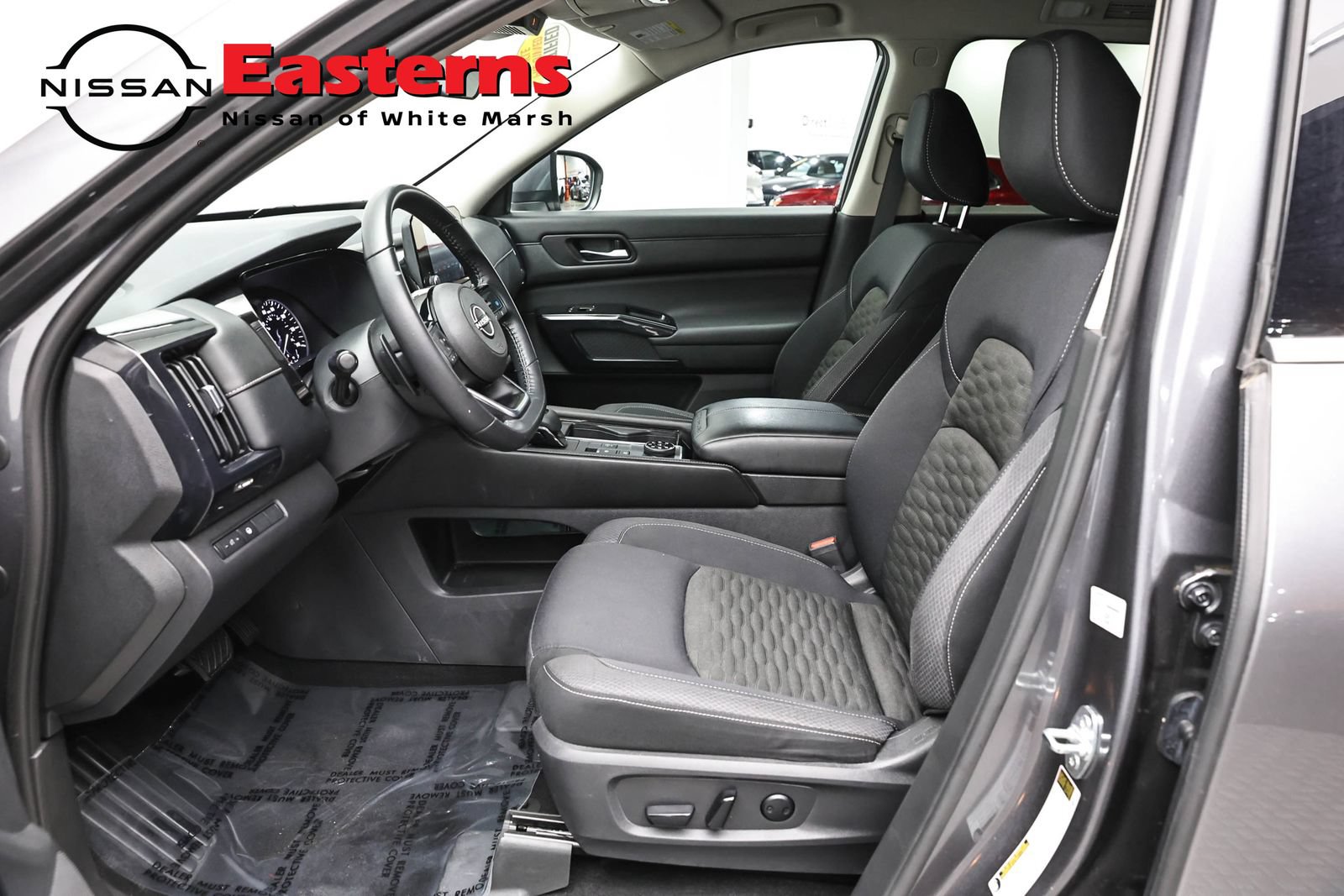 Used 2022 Nissan Pathfinder SV AWD/4WD image 14