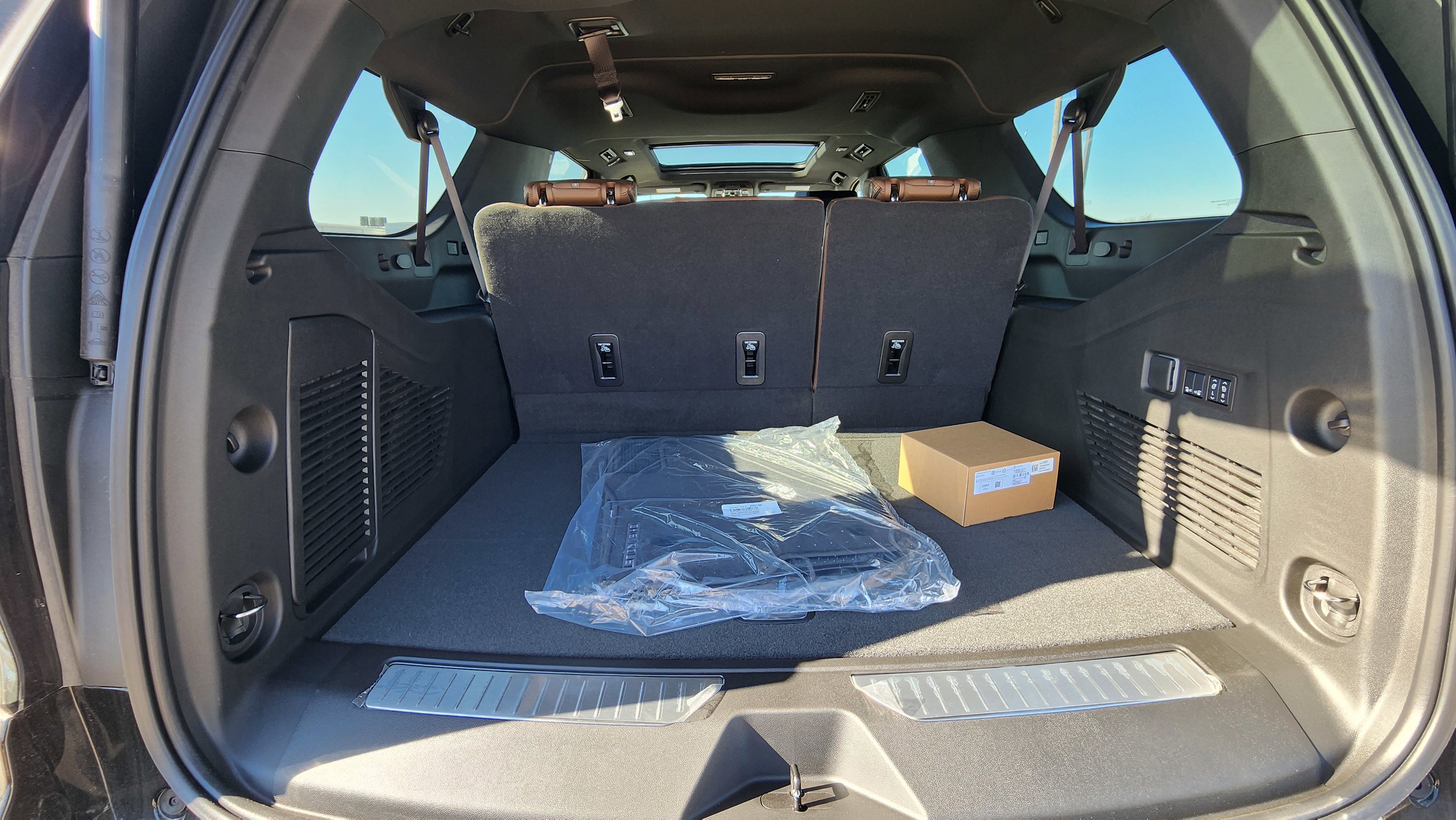 New 2026 Chevrolet Suburban High Country image 6