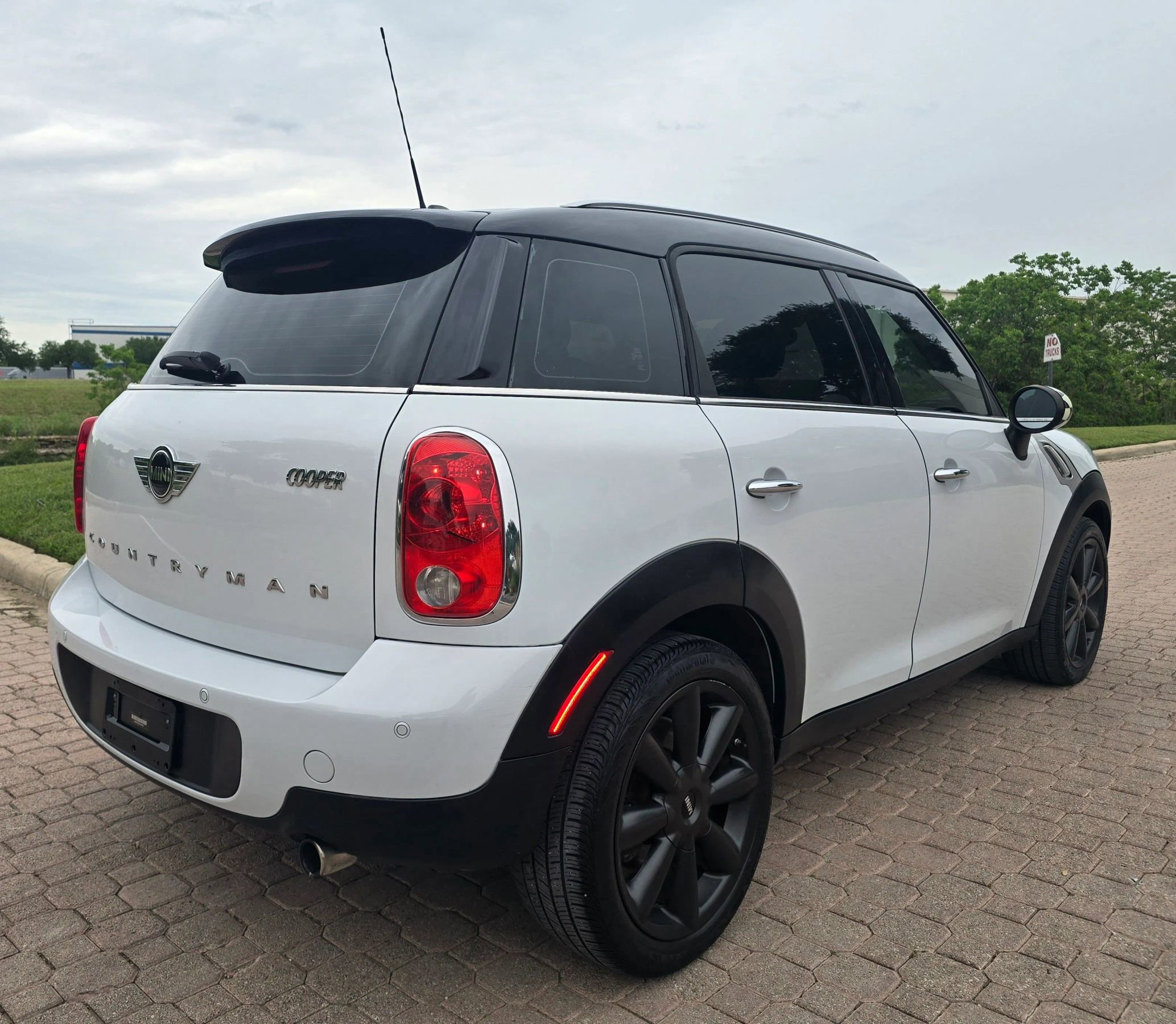 Used 2015 MINI Cooper Countryman FWD image 6