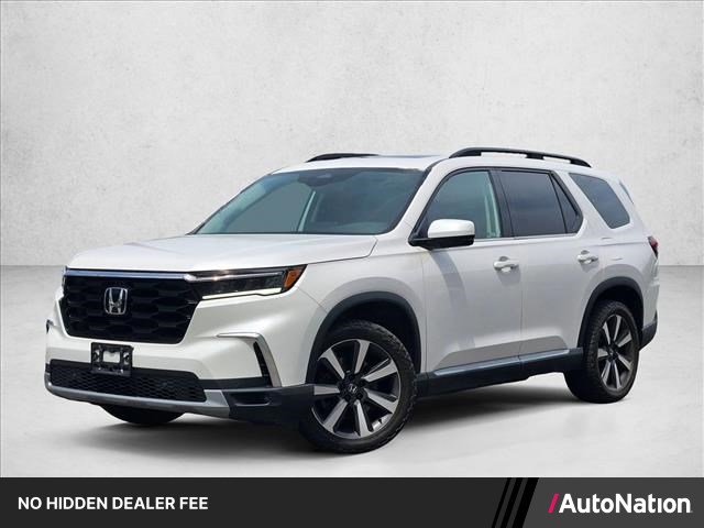 Used 2023 Honda Pilot Touring image 1