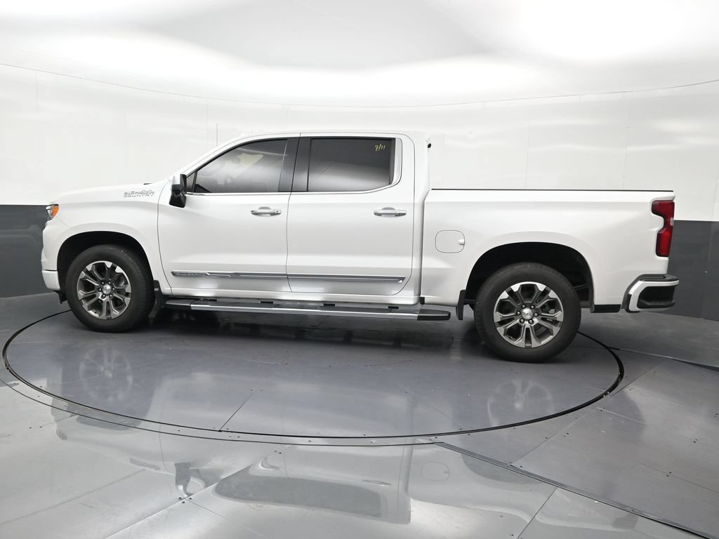 Used 2023 Chevrolet Silverado 1500 High Country RWD image 2