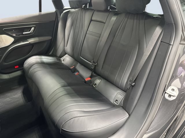 Certified 2023 Mercedes-Benz EQS 580 4MATIC Sedan w/ Exclusive Trim Package image 15