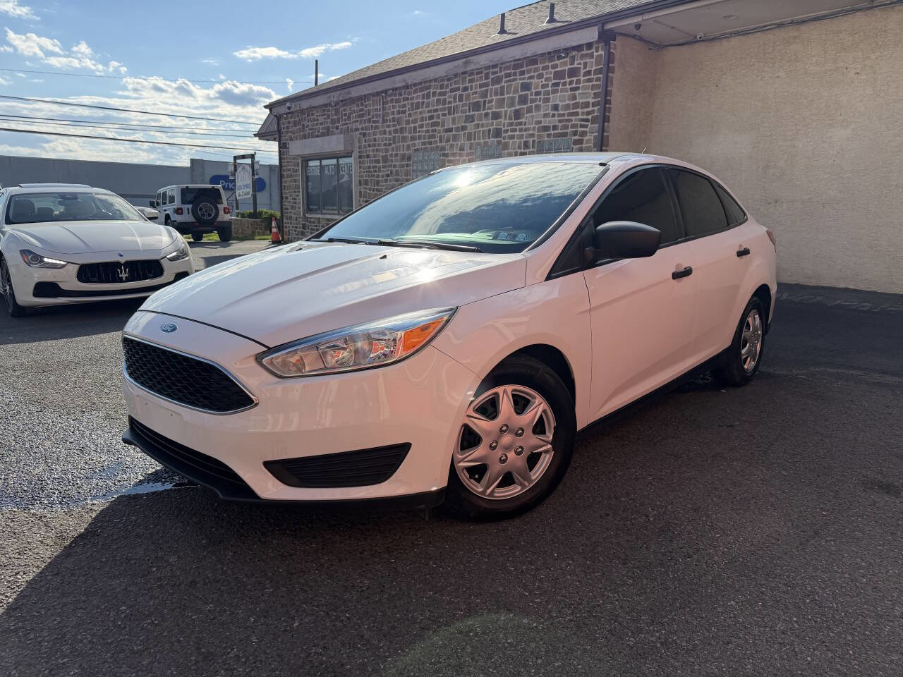 Used 2018 Ford Focus S FWD image 2