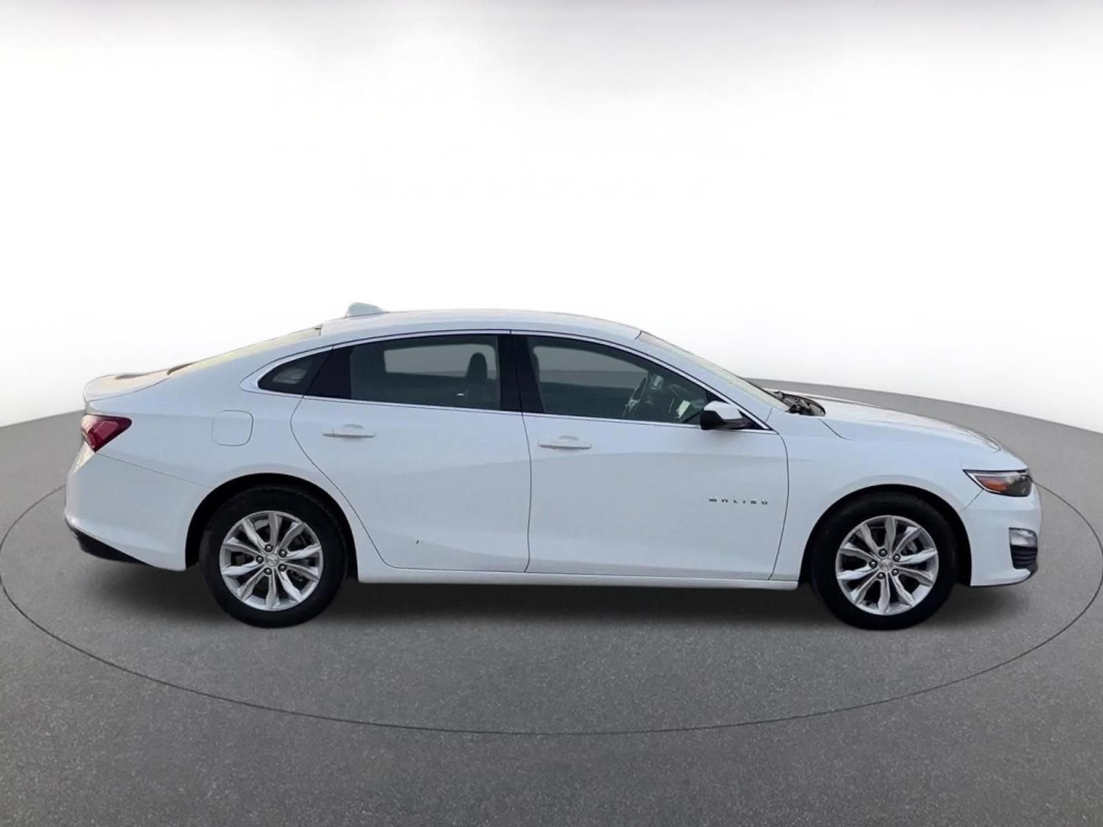 Used 2022 Chevrolet Malibu LT image 16