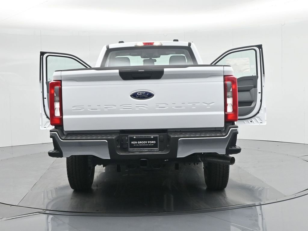New 2026 Ford F250 XL w/ XL Chrome Package image 28