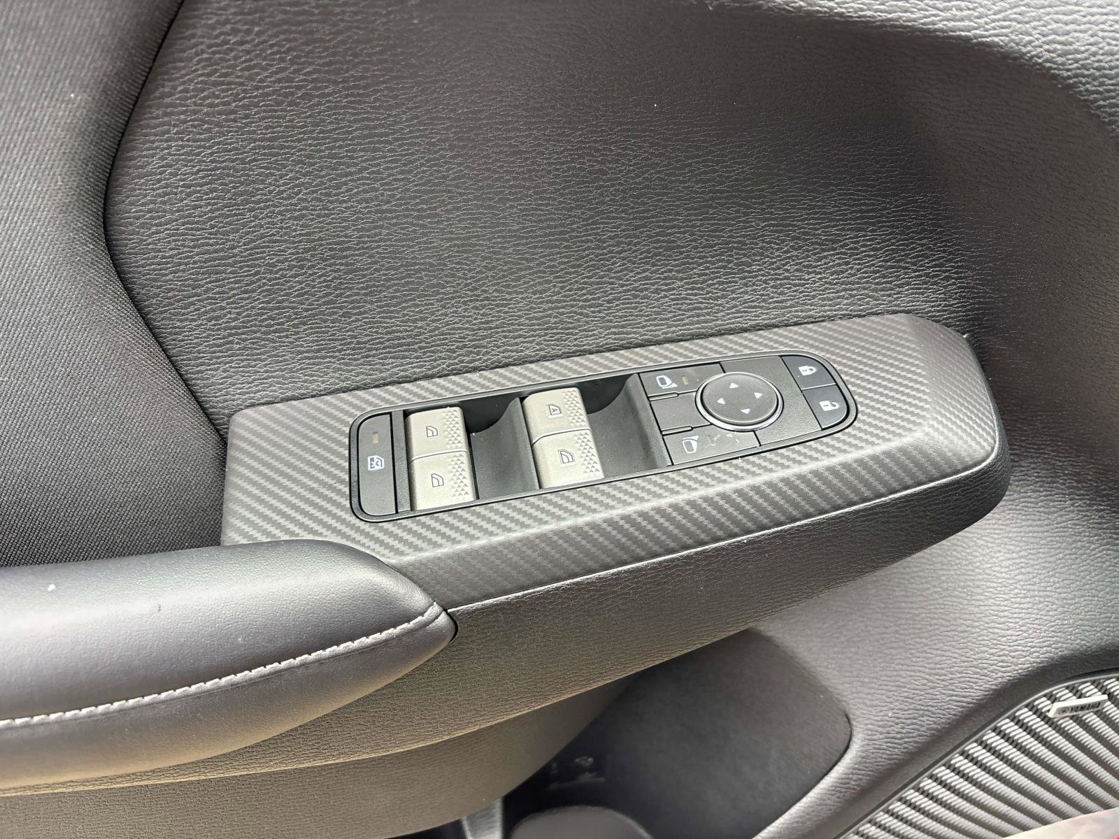 New 2026 Mitsubishi Outlander ES image 6