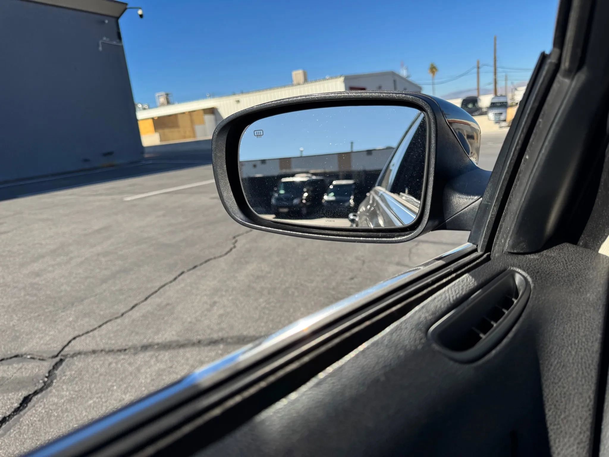 Used 2017 Chrysler 300 Limited image 24