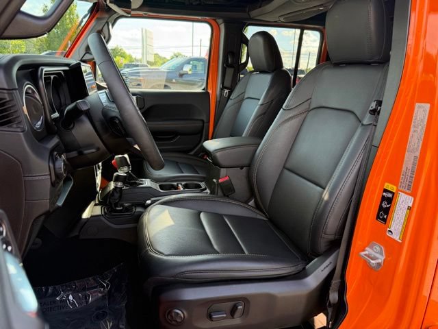 Certified 2025 Jeep Wrangler Unlimited Sahara AWD/4WD image 10