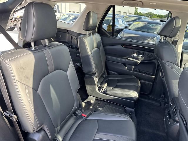 Used 2023 Honda Pilot Touring image 9