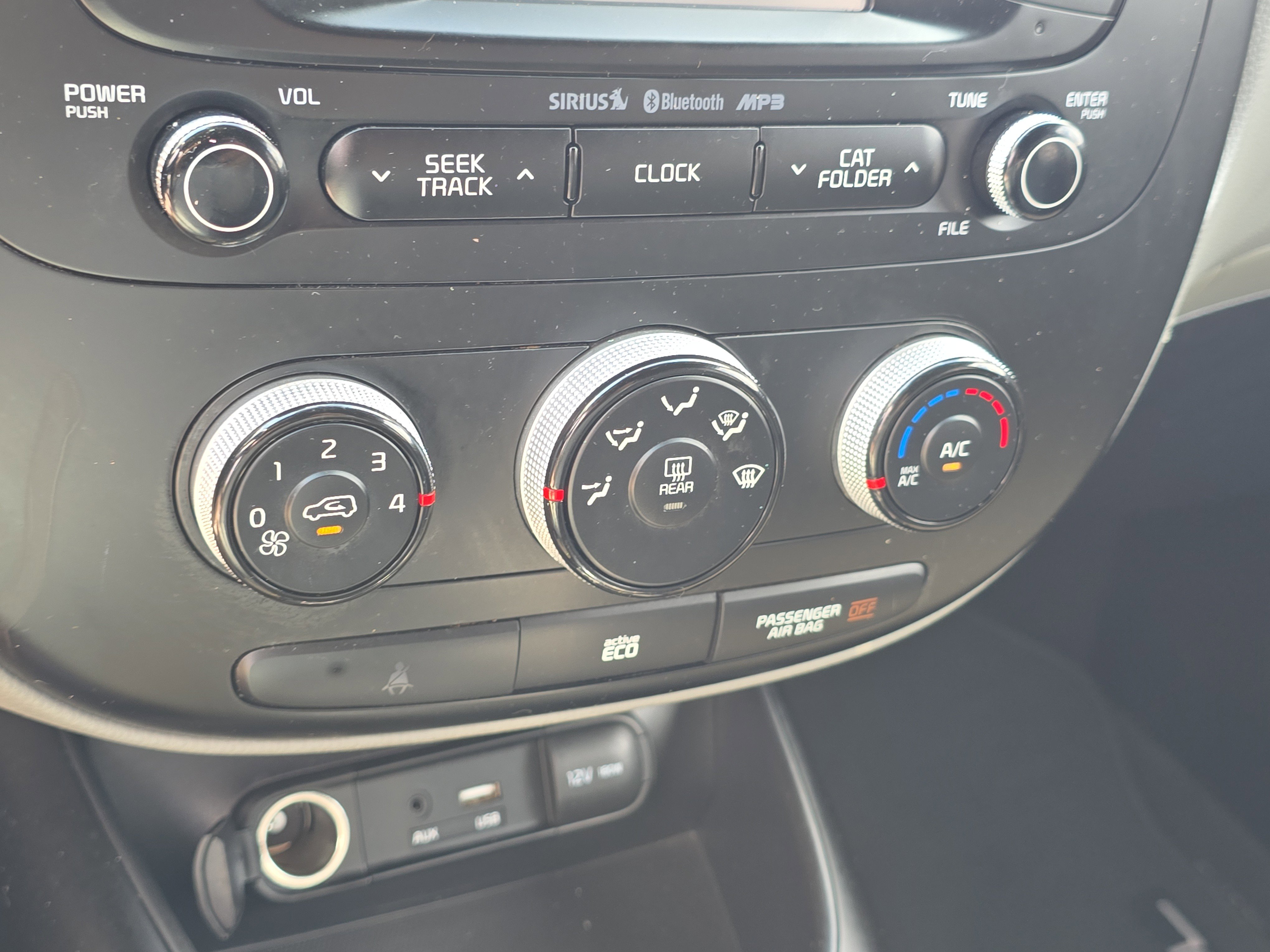 Used 2016 Kia Soul + image 24