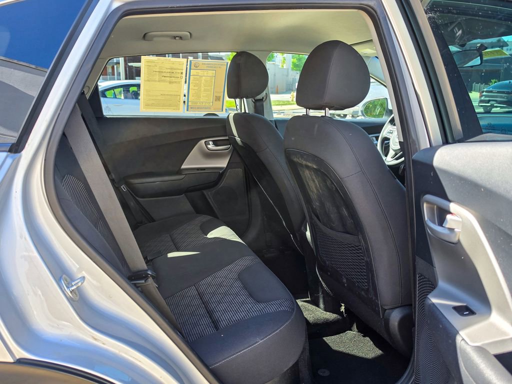Used 2017 Kia Niro LX FWD image 26
