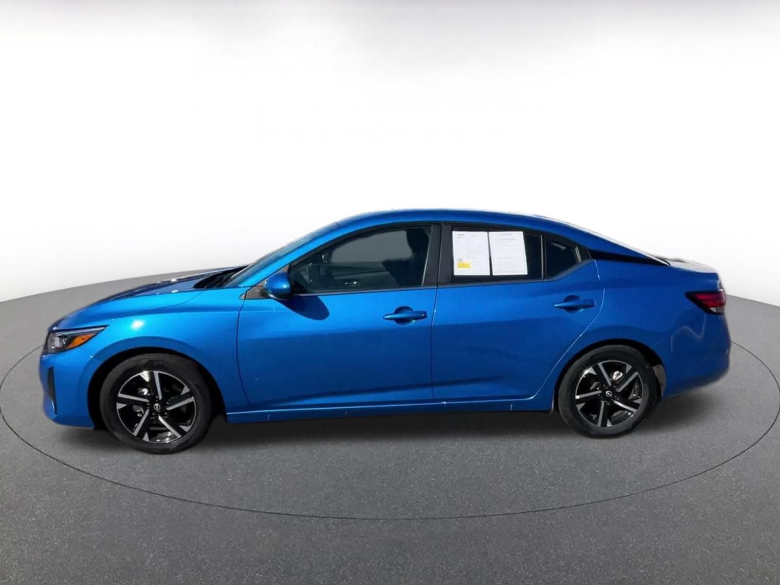 Used 2025 Nissan Sentra SV FWD image 8