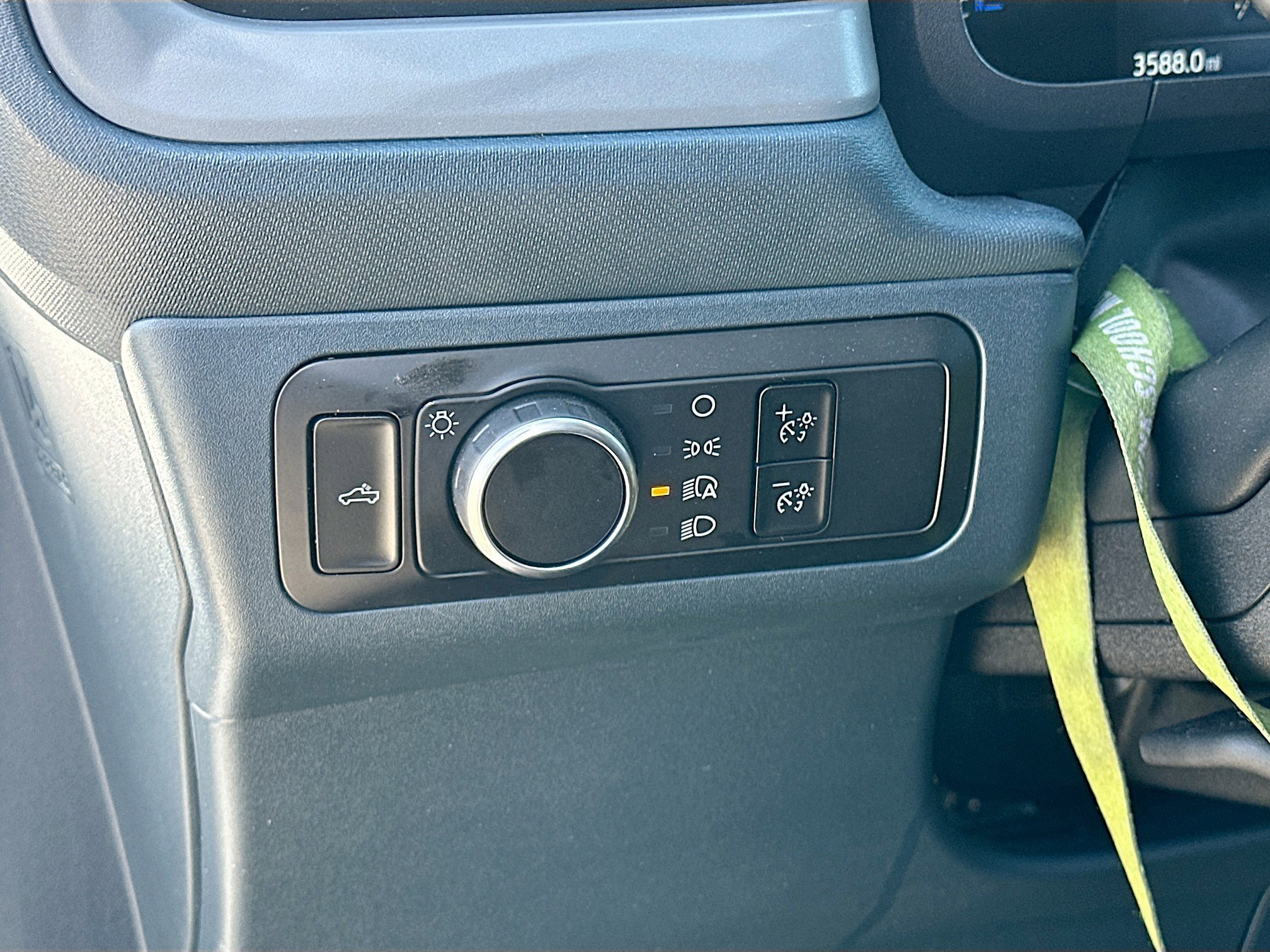 Certified 2025 Ford Maverick XL w/ Equipment Group 102A image 10