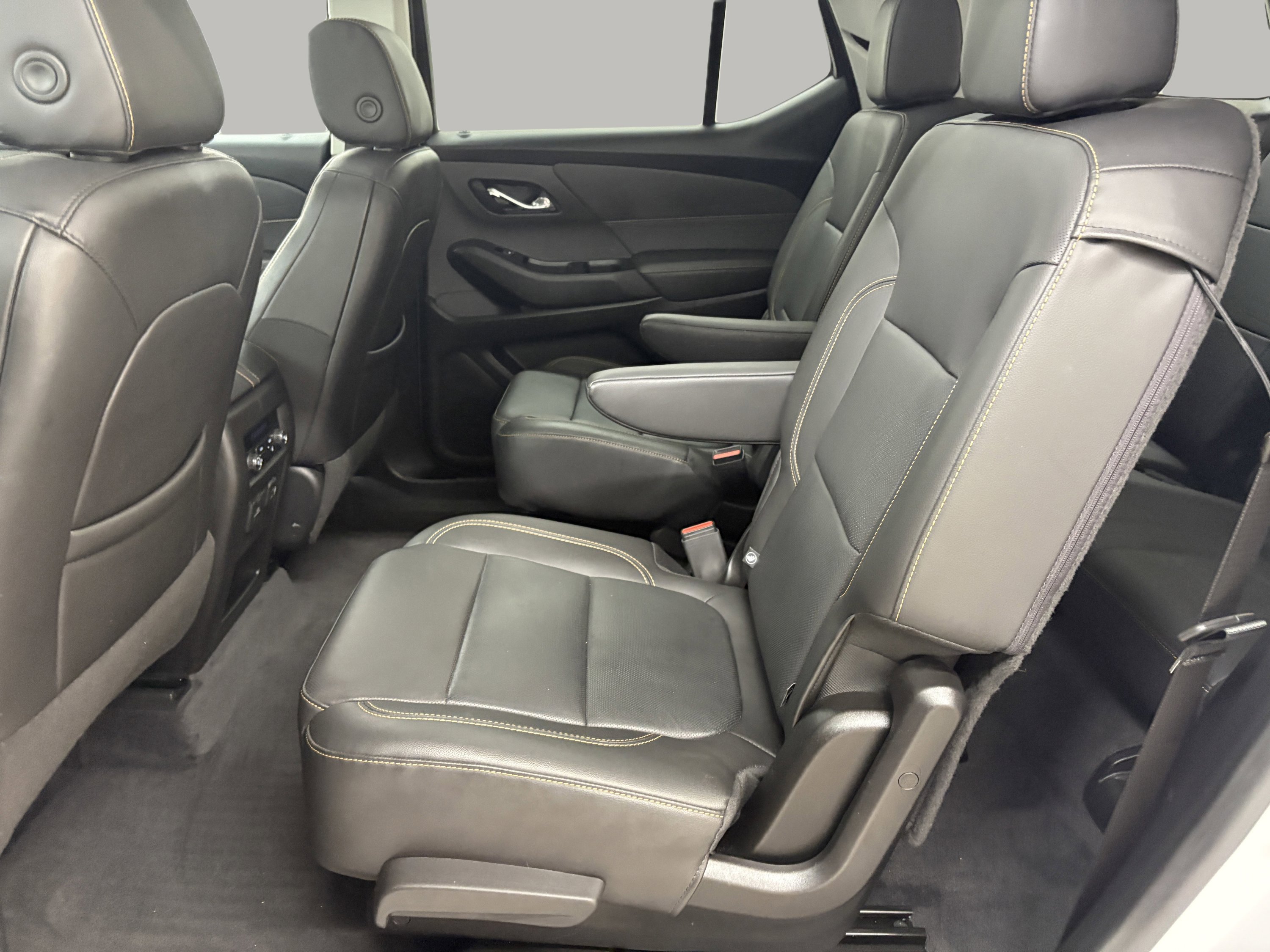 Used 2020 Chevrolet Traverse Premier image 13