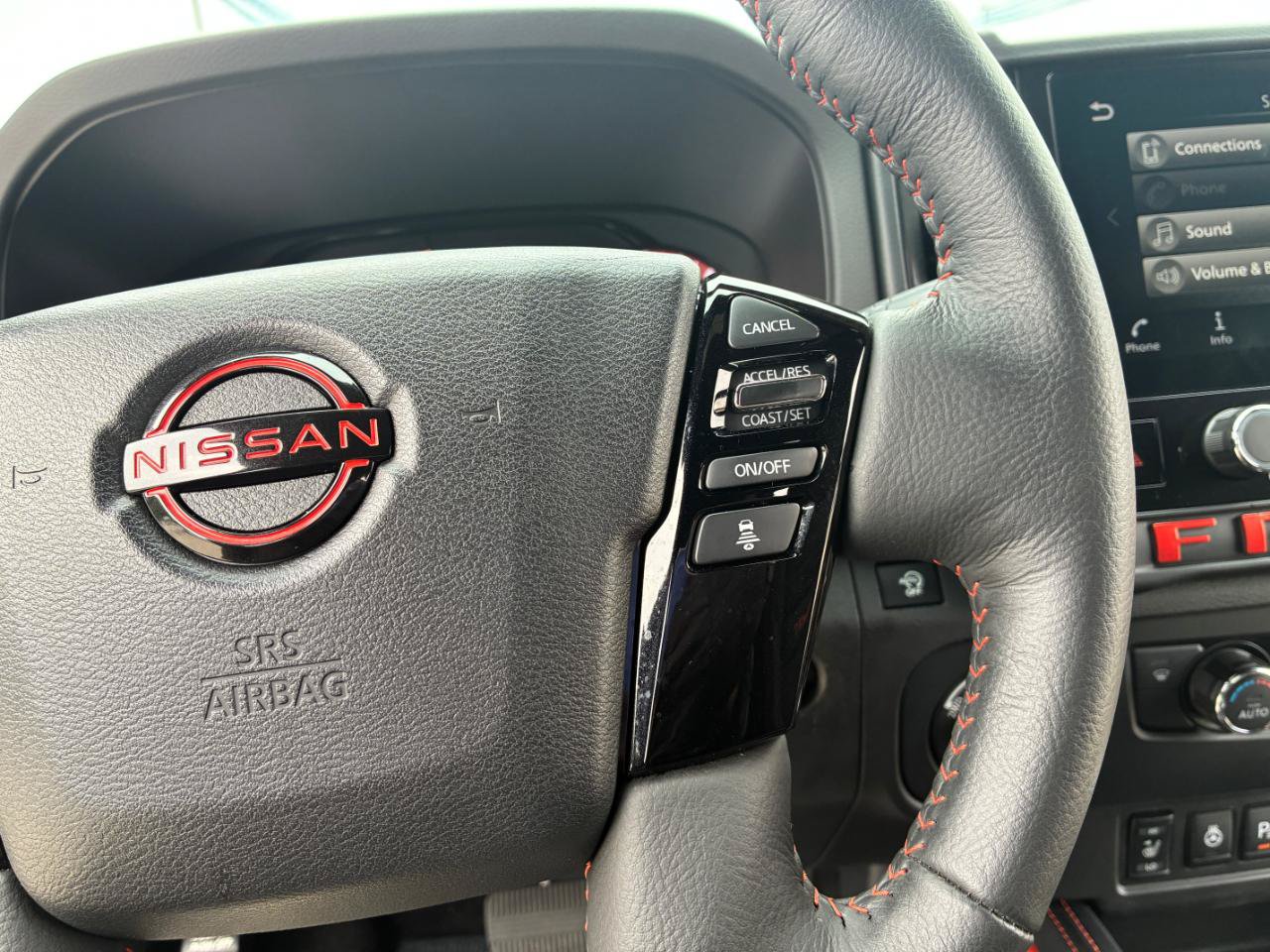 Used 2026 Nissan Frontier PRO-4X AWD/4WD image 24
