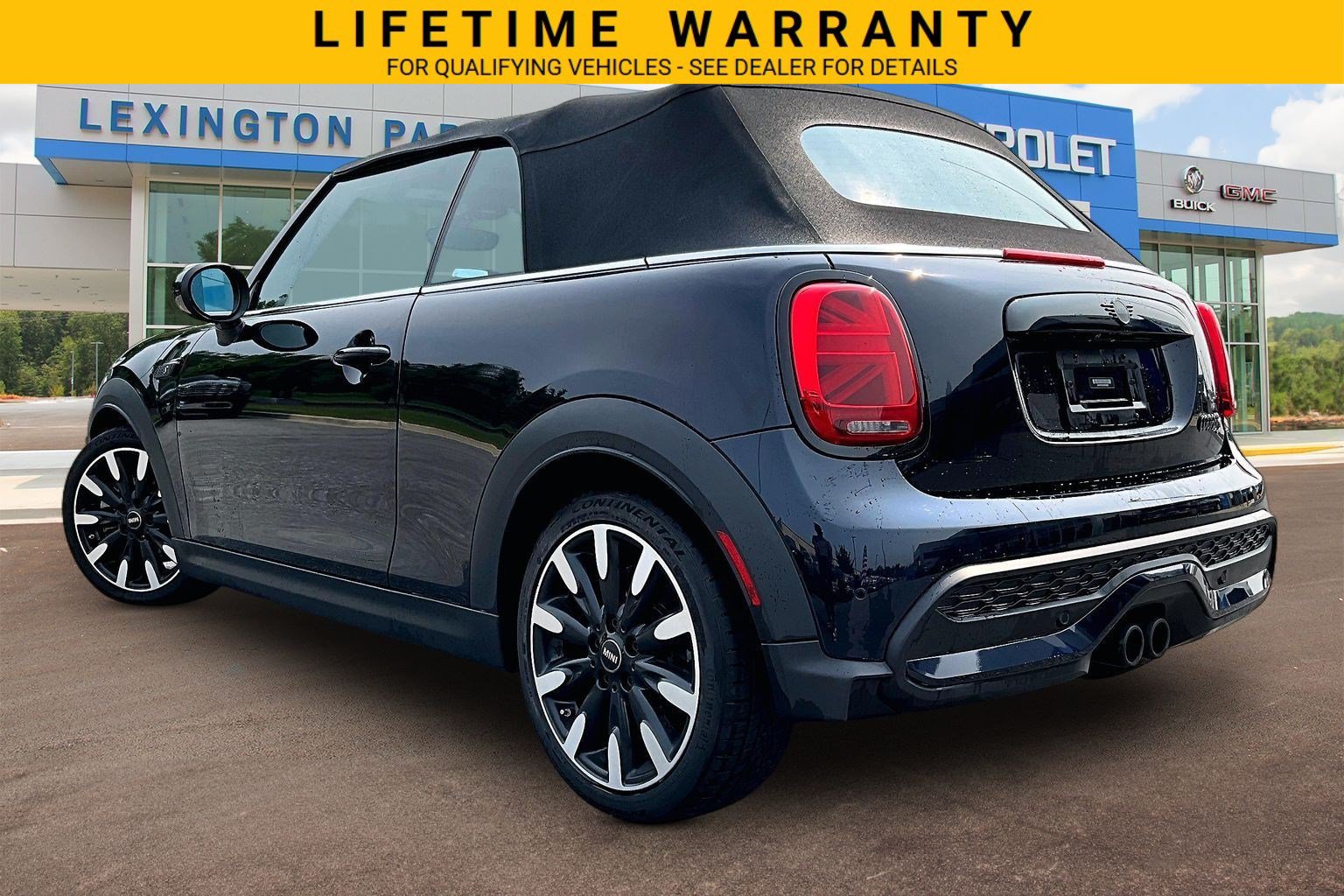 Used 2022 MINI Cooper S w/ Driver Assistance Package FWD image 3