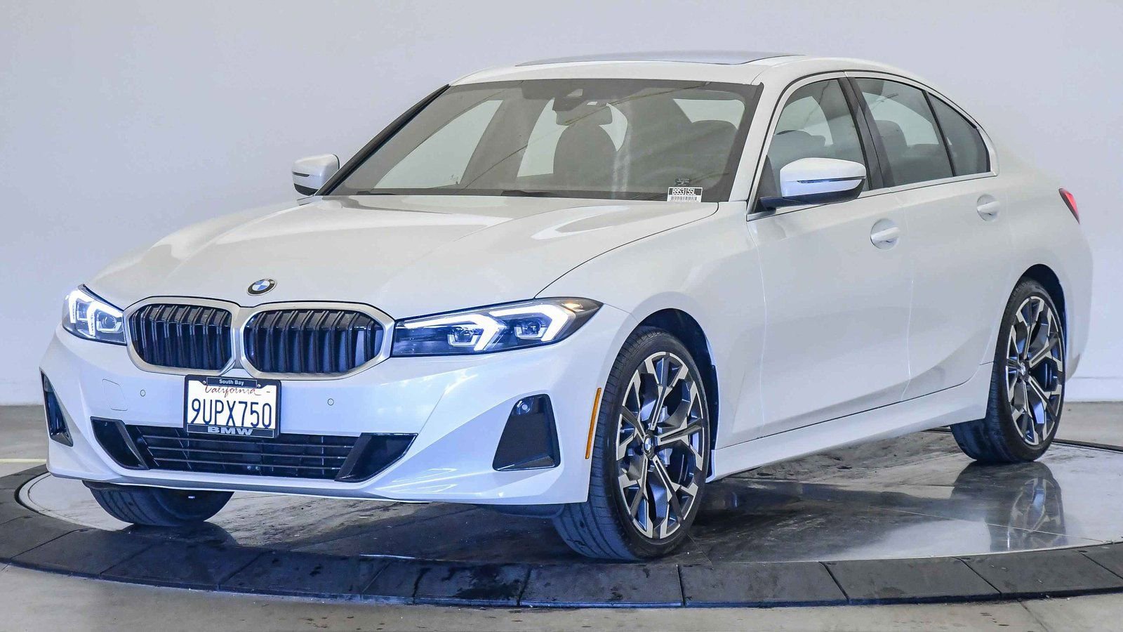 Used 2025 BMW 330i Sedan w/ Convenience Package image 1