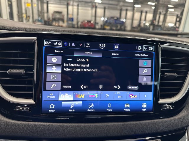 New 2027 Chrysler Pacifica LX FWD image 28