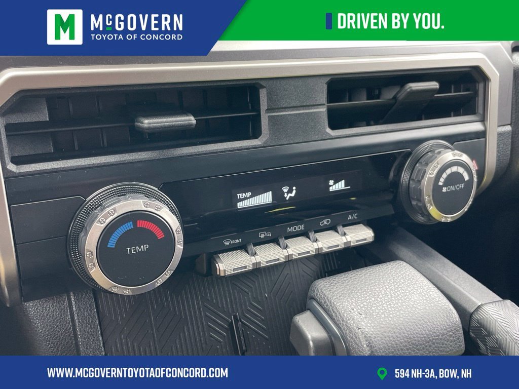 Used 2025 Toyota 4Runner SR5 AWD/4WD image 33