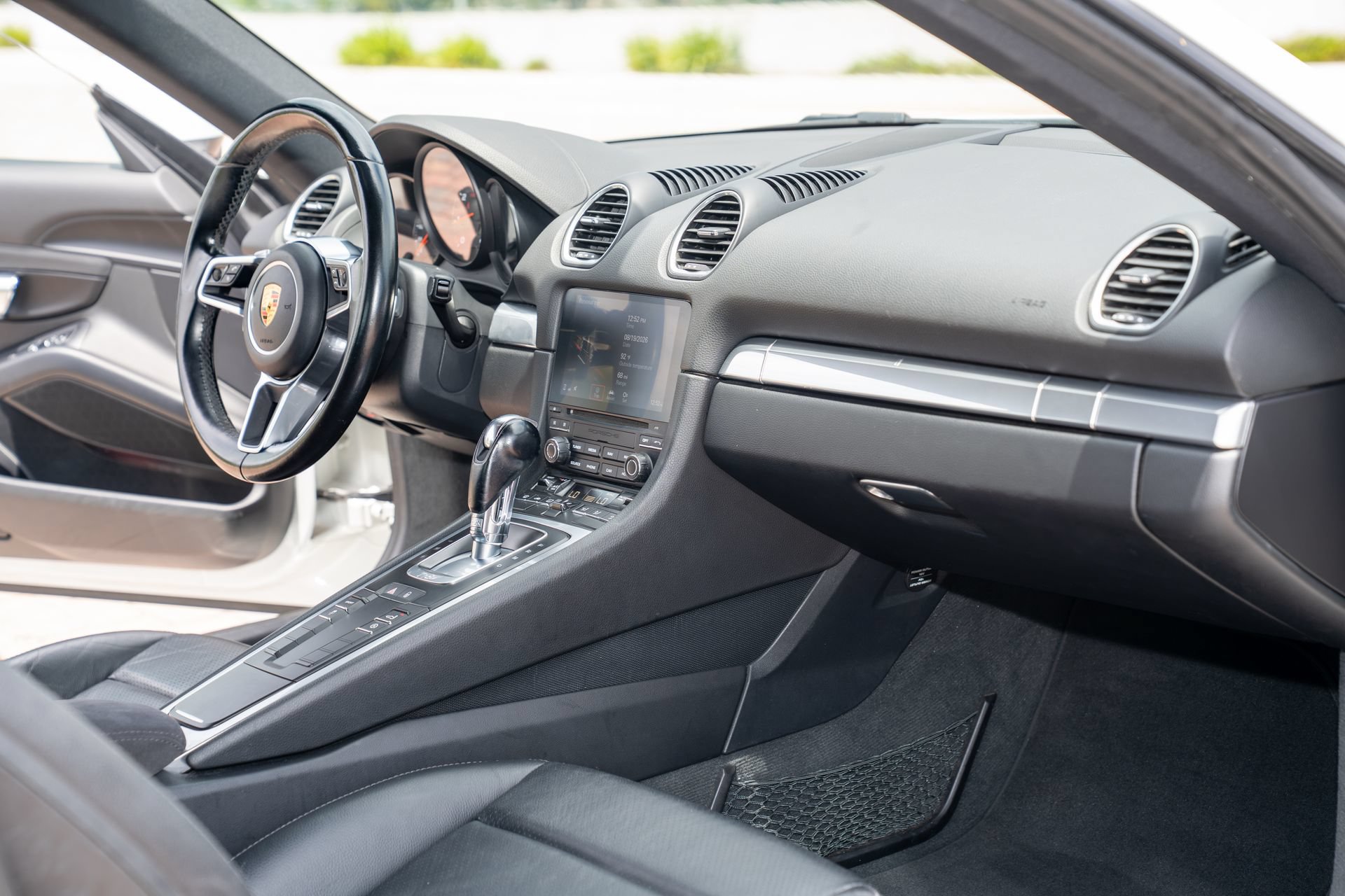 Used 2018 Porsche 718 Cayman RWD image 22