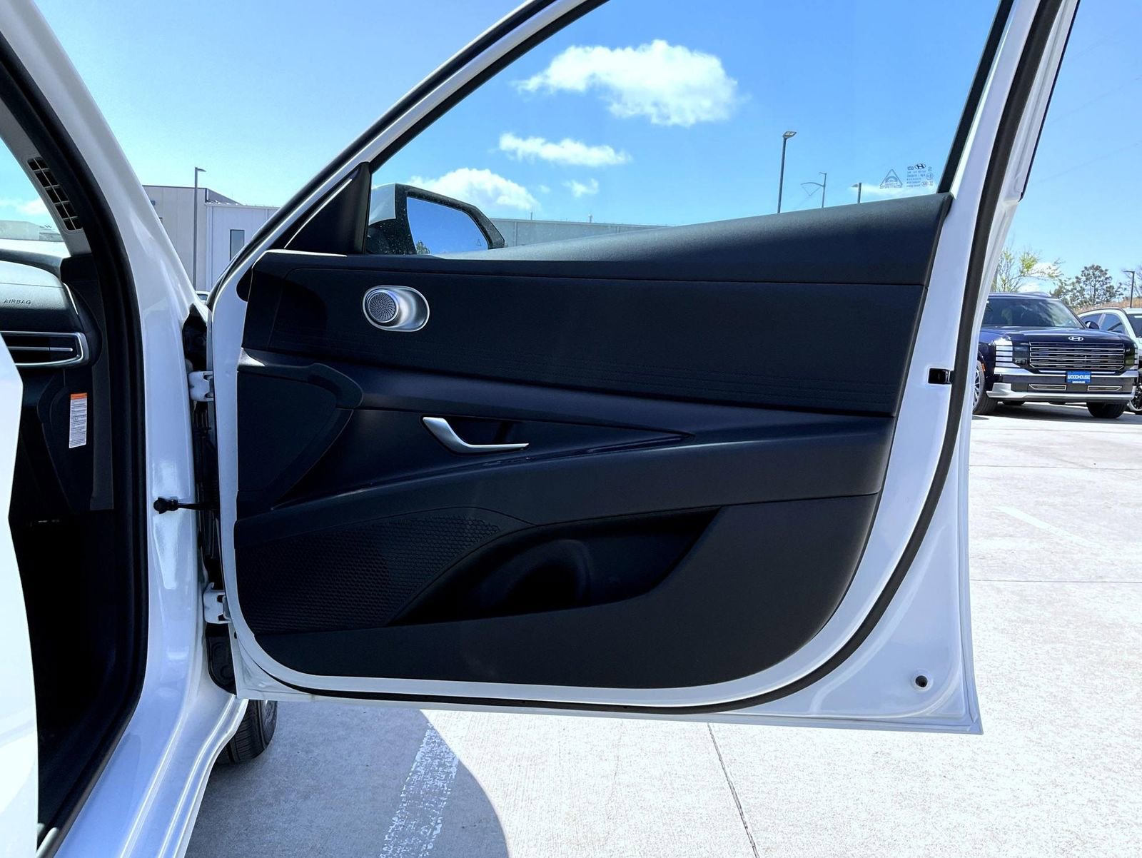 New 2026 Hyundai Elantra Hybrid FWD image 16