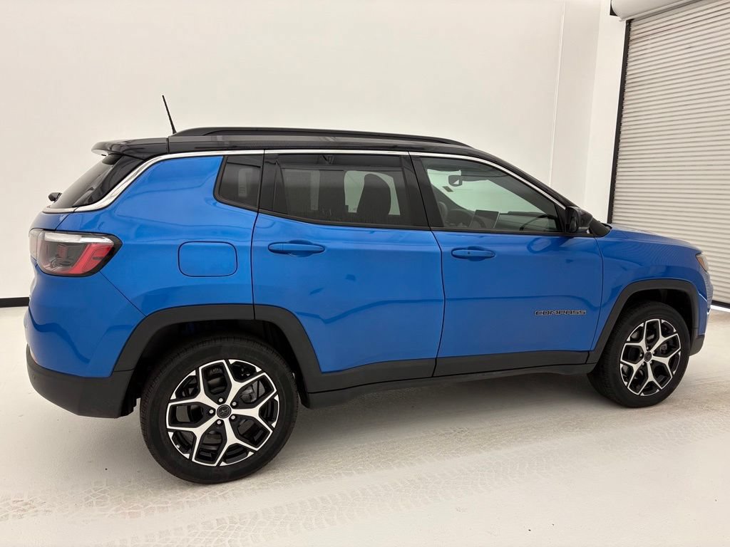 Used 2025 Jeep Compass Limited AWD/4WD image 23