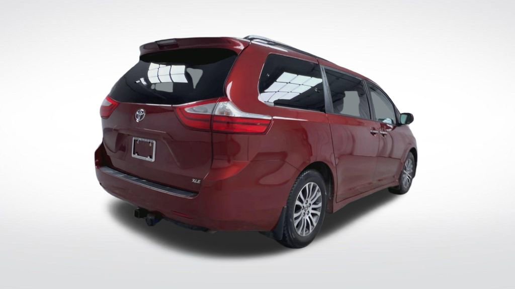 Used 2019 Toyota Sienna XLE FWD image 11