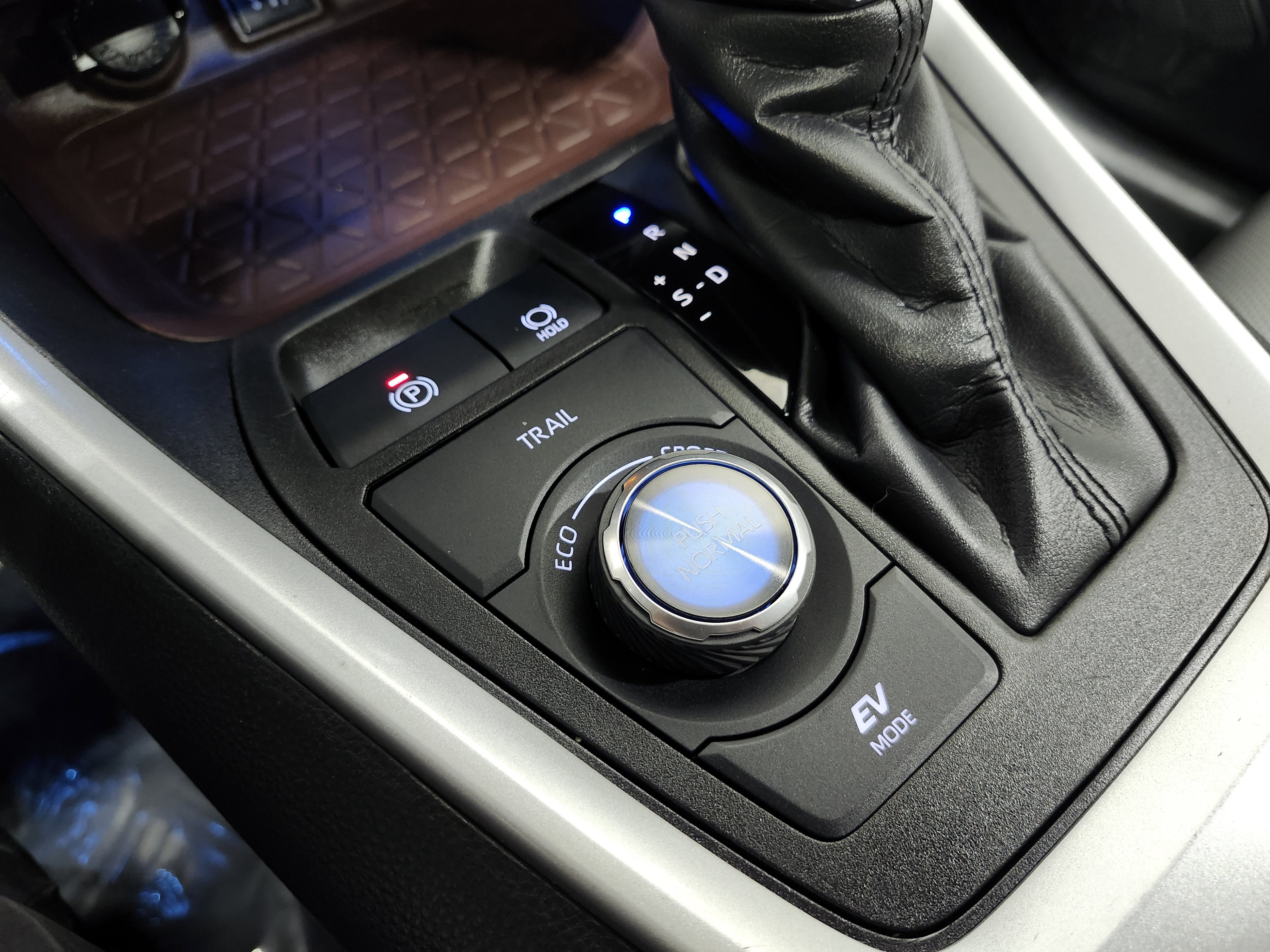 Used 2023 Toyota RAV4 Limited image 35