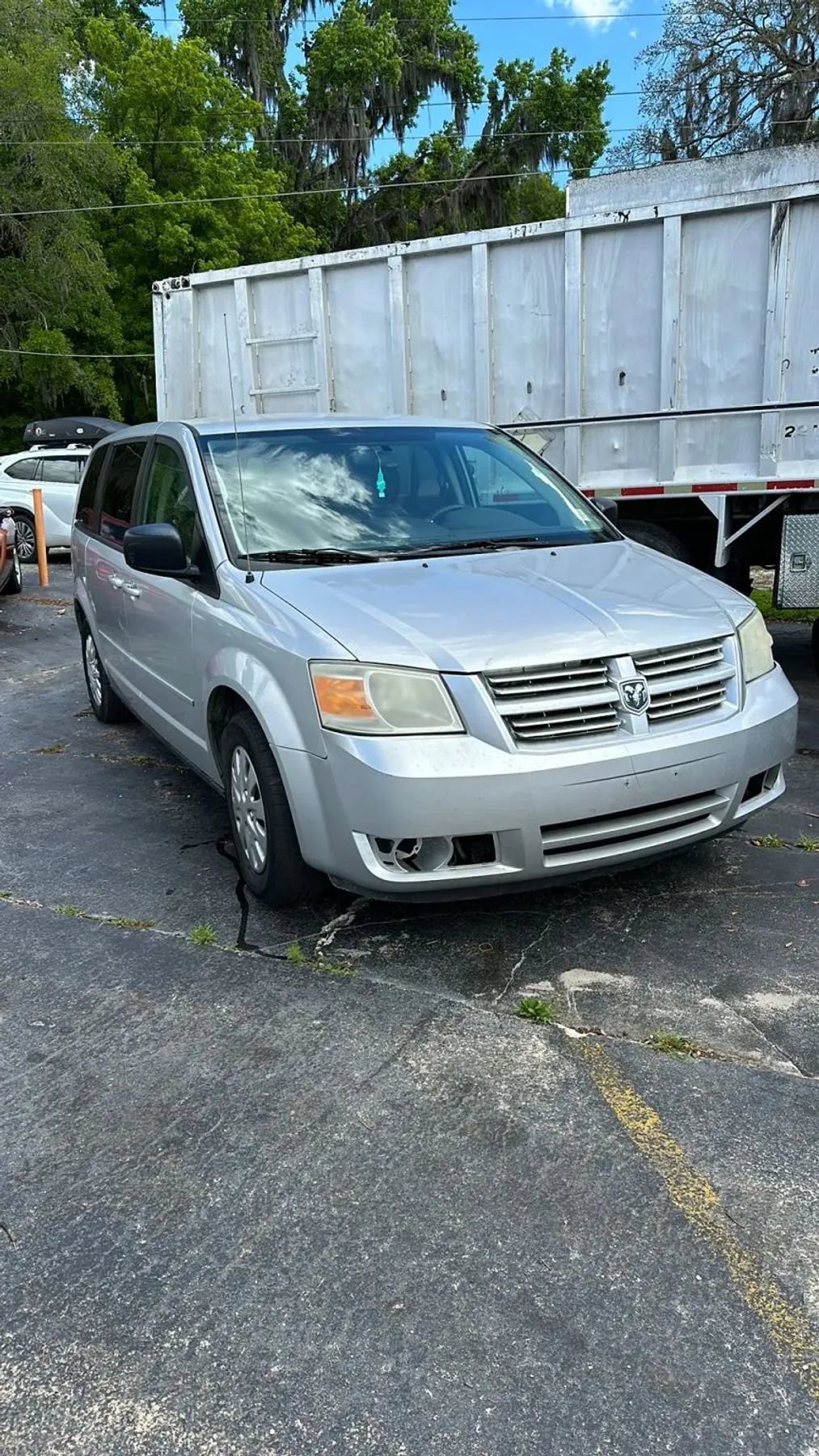 Used 2010 Dodge Grand Caravan SE FWD image 3