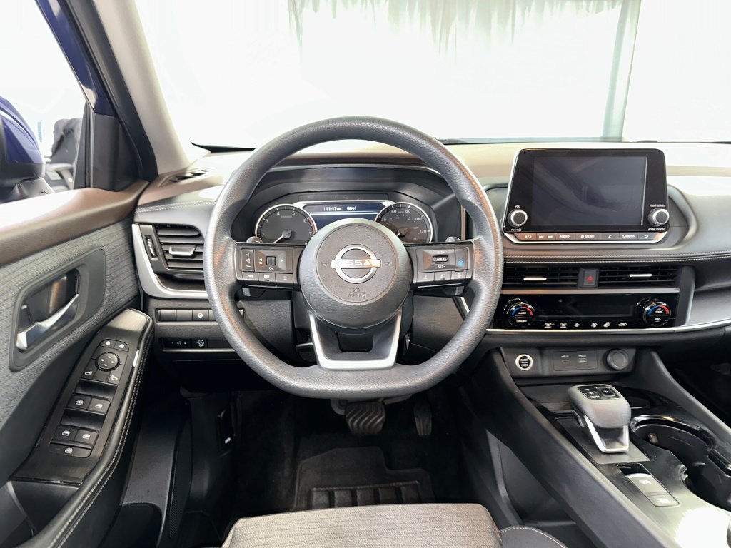 Used 2023 Nissan Rogue SV AWD/4WD image 2