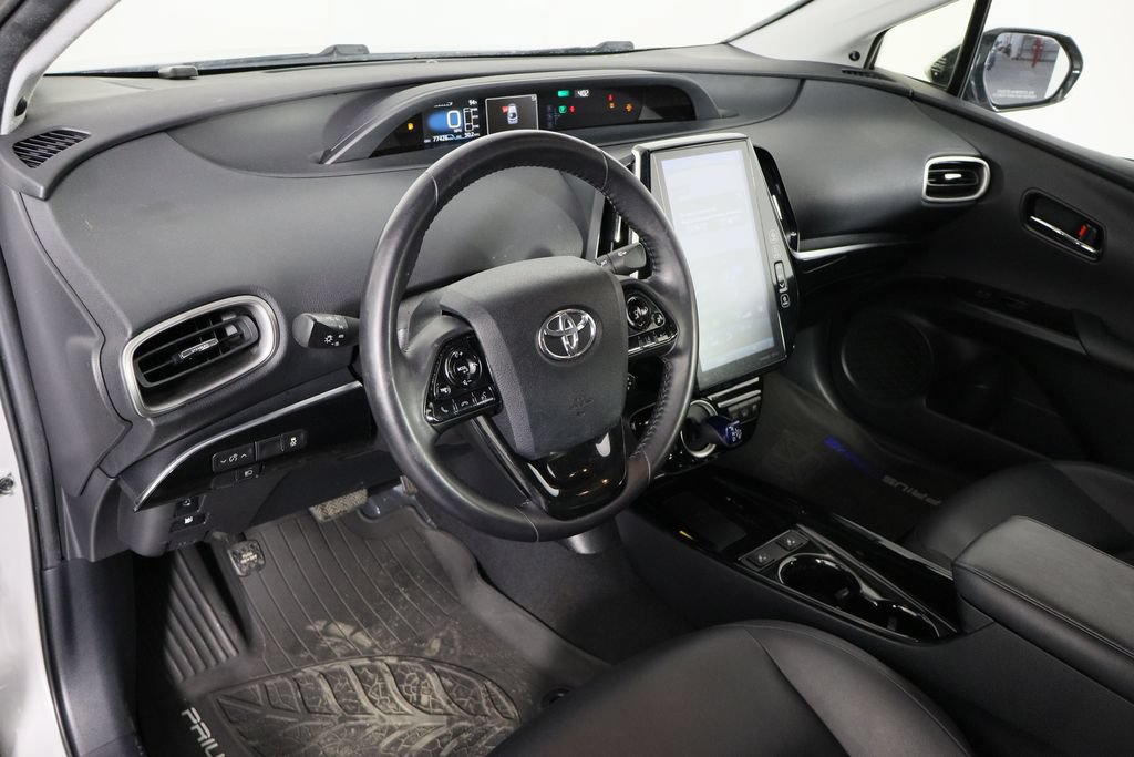 Used 2020 Toyota Prius Prime XLE FWD image 18