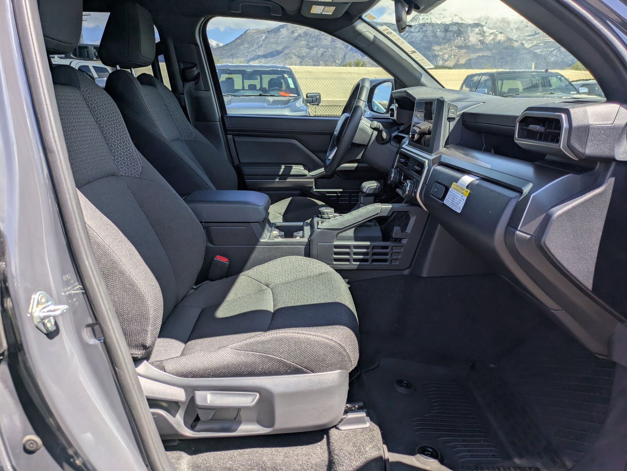 Used 2025 Toyota 4Runner SR5 AWD/4WD image 32