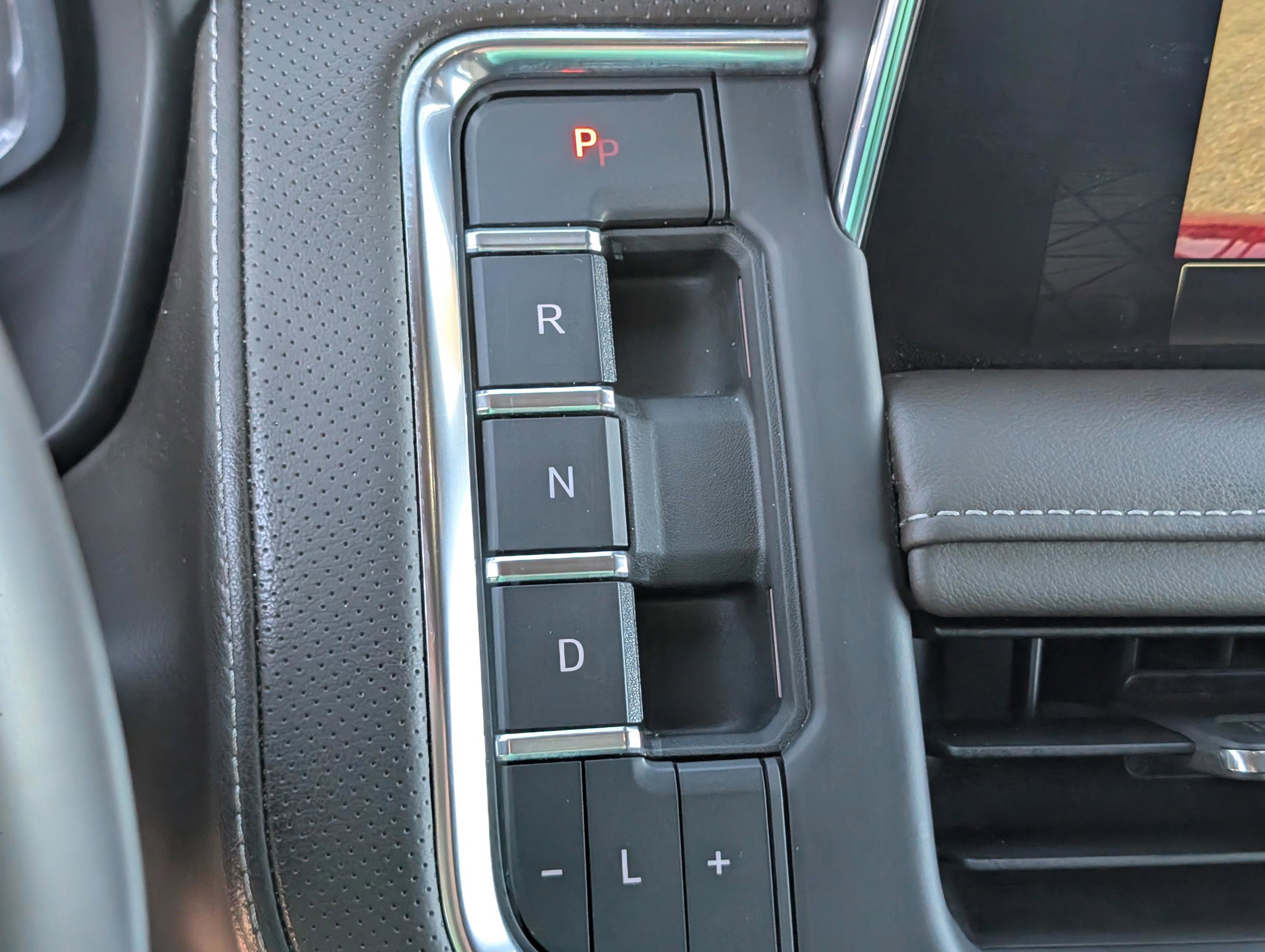 Used 2023 GMC Yukon SLT image 27