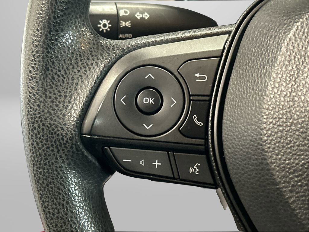 Used 2021 Toyota Corolla LE image 29