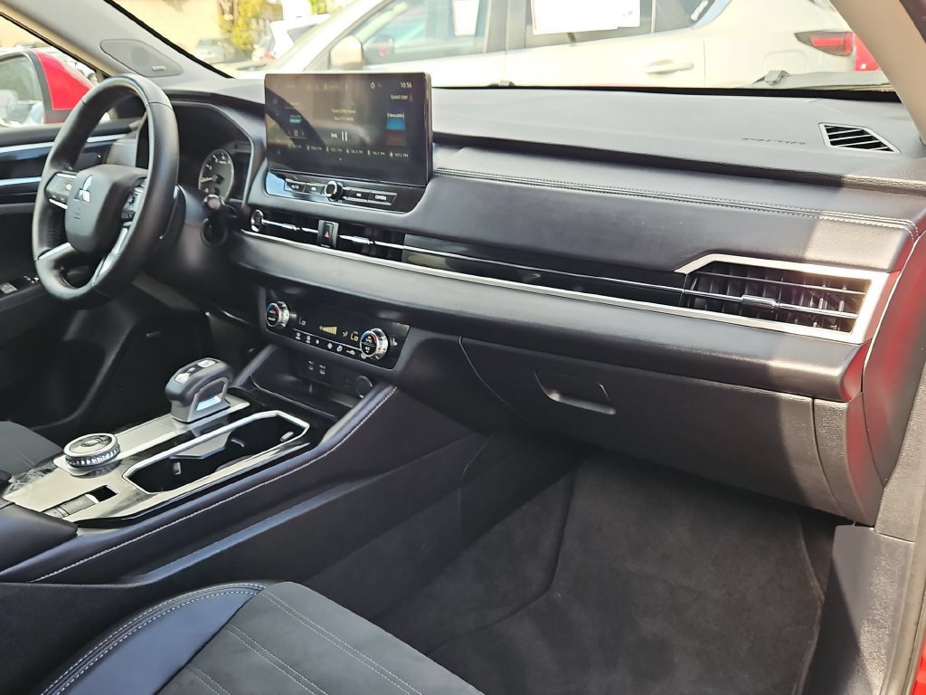 Used 2025 Mitsubishi Outlander SE AWD/4WD image 30