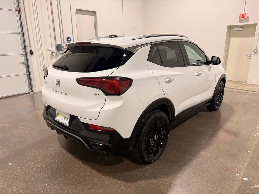 Used 2024 Buick Encore GX Sport Touring image 5