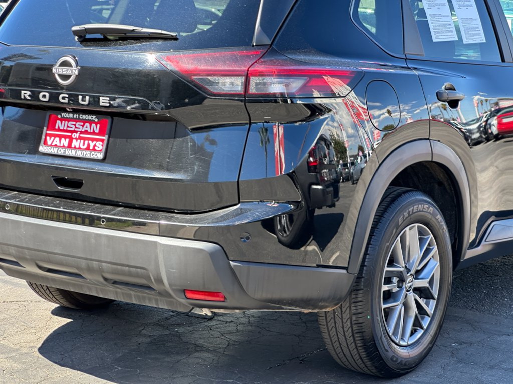 Used 2024 Nissan Rogue S FWD image 8