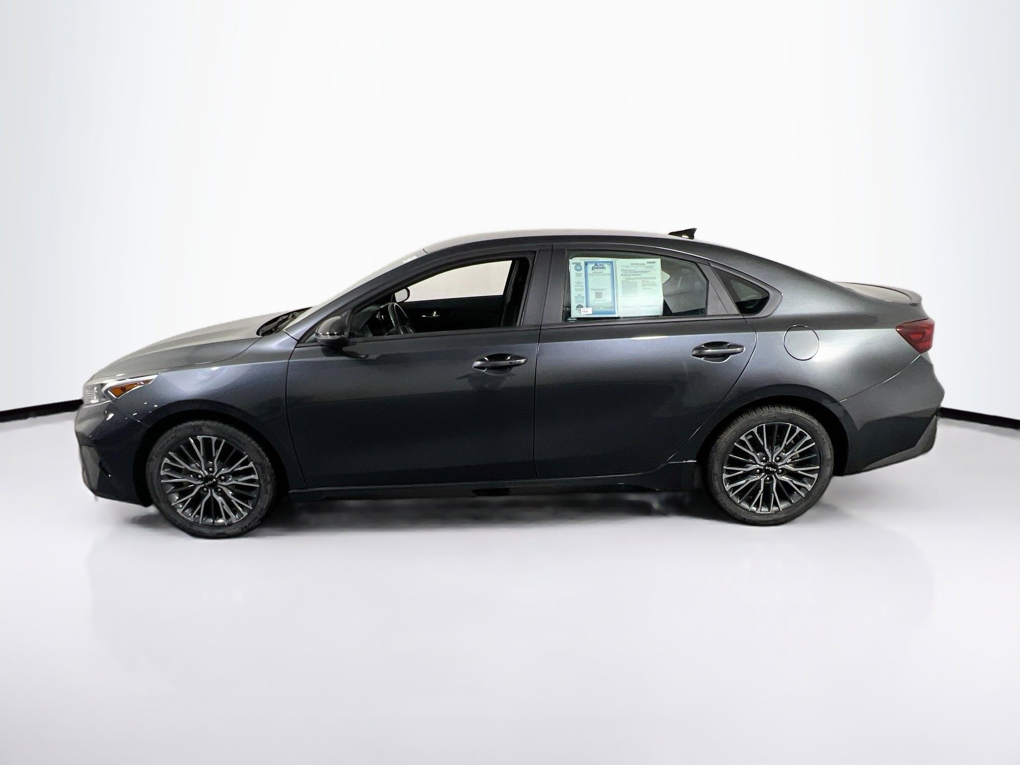 Used 2024 Kia Forte GT-Line image 8