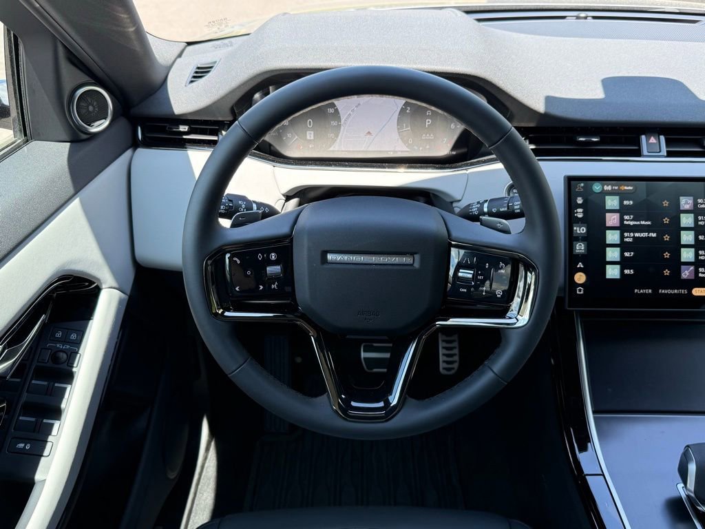 Certified 2026 Land Rover Range Rover Evoque Dynamic SE AWD/4WD image 18