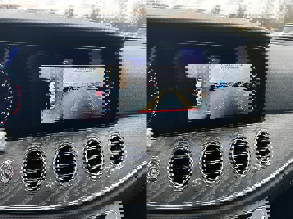 Used 2021 Mercedes-Benz E 350 Sedan image 14