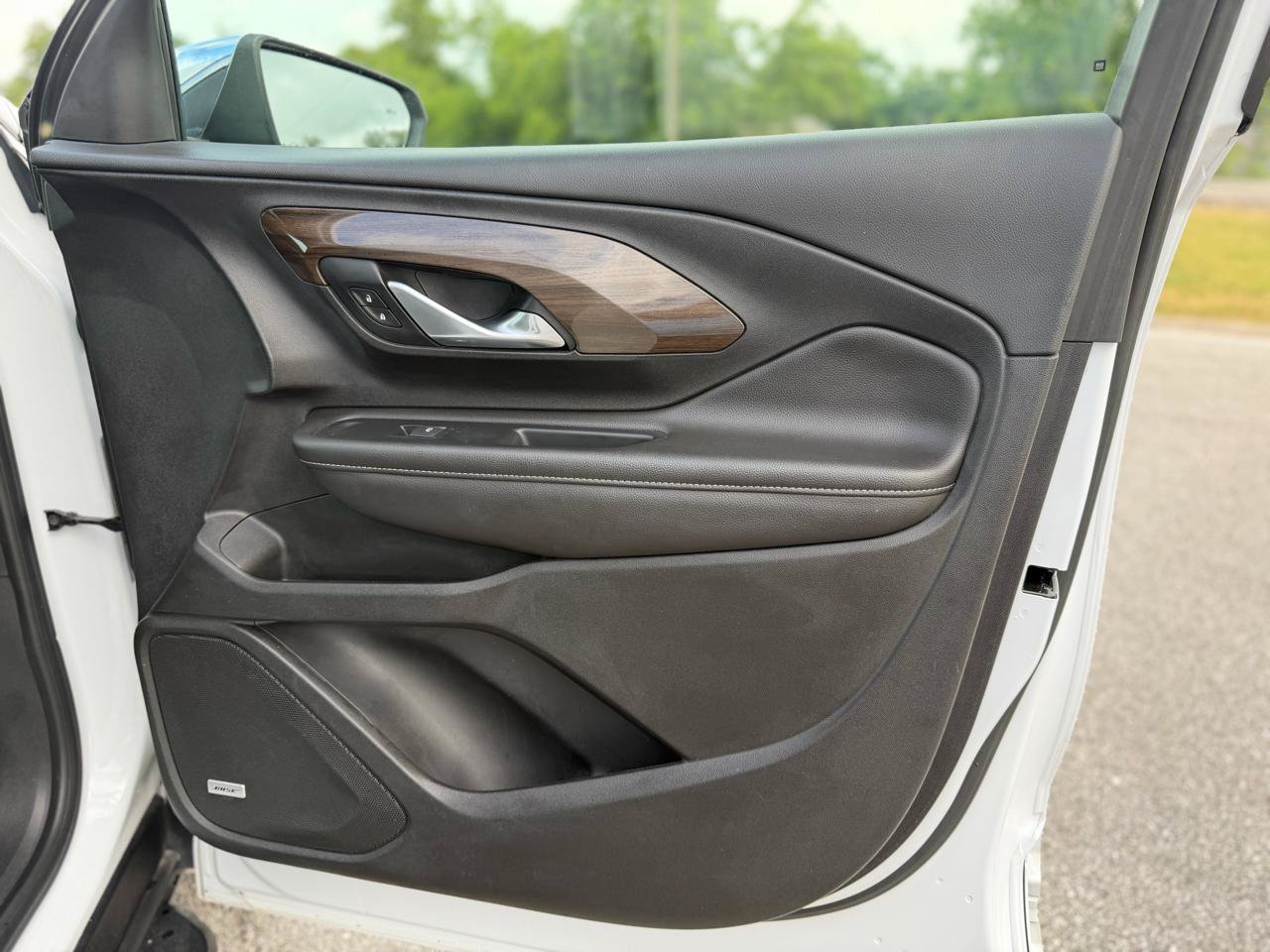 Used 2020 GMC Terrain Denali w/ Denali Premium Package FWD image 19